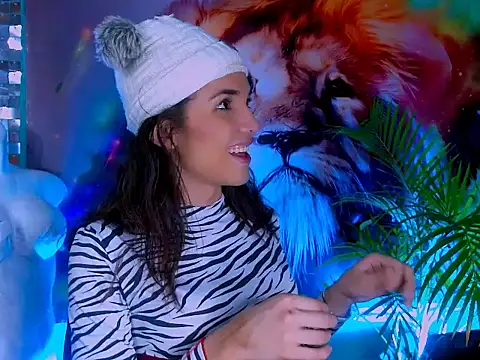 Snapshot of Cristal_Gem1 chatting on 09-28-25, 12:05 Cristal Gem1 online show from 09-28-25, 12:05