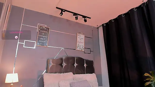 oliver mr  online show from 12-19-25, 07:54