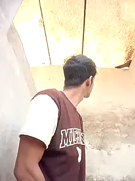 monster 33 online show from 11-08-25, 04:56