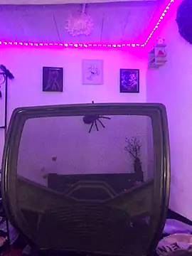 Samara SaenzV online show from 11-14-25, 01:48