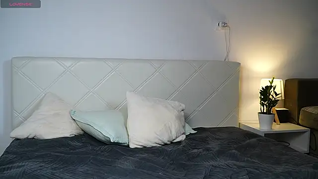 Snapshot of KaeliaScorch chatting on 11-12-25, 12:05 KaeliaScorch online show from 11-12-25, 12:05