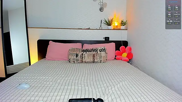 Snapshot of charlottacardi chatting on 11-13-25, 03:05 charlottacardi online show from 11-13-25, 03:05