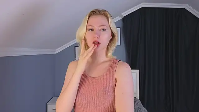 Violet Willis online show from 10-02-25, 03:08