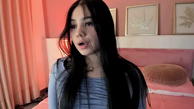 Sara Hills  online show from 09-18-25, 01:13
