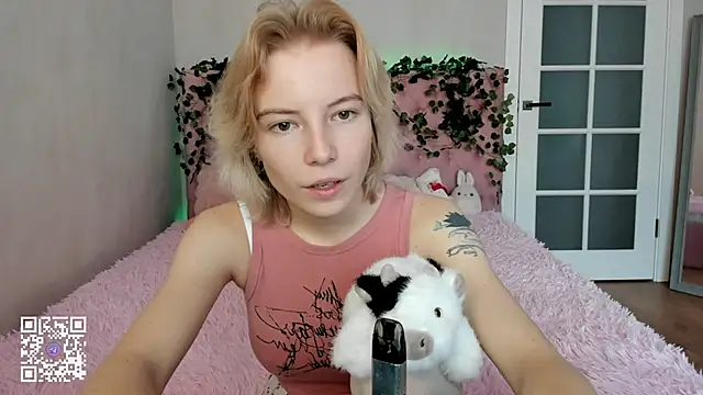 Pink Lila18 online show from 11-25-25, 08:25