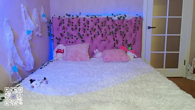 Pink Lila18 online show from 02-21-26, 12:44