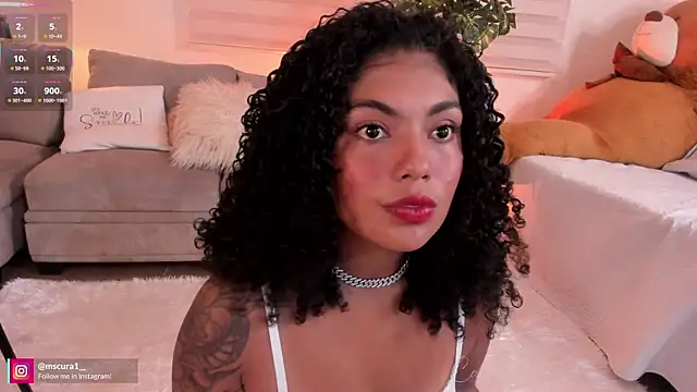 Snapshot of miss_curazao chatting on 10-13-25, 02:17 miss curazao online show from 10-13-25, 02:17