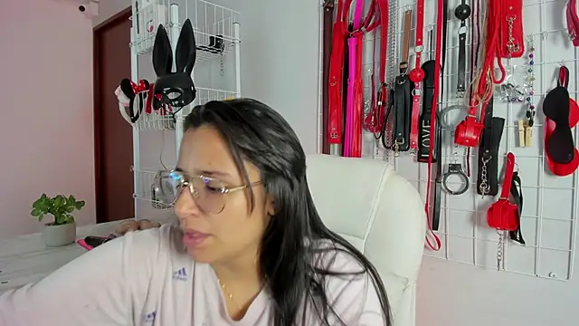  adahara queen online show from 11-22-25, 04:00