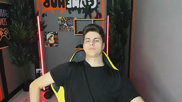 Snapshot of JackWolw chatting on 10-08-25, 10:02 JackWolw online show from 10-08-25, 10:02