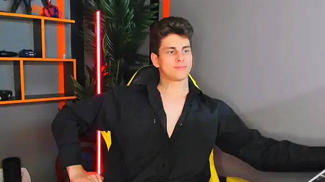 Snapshot of JackWolw chatting on 10-08-25, 10:07 JackWolw online show from 10-08-25, 10:07