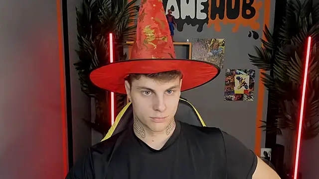 Snapshot of JackWolw chatting on 10-29-25, 10:06 JackWolw online show from 10-29-25, 10:06