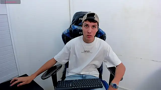 LittleDanny  online show from 02-09-26, 06:23