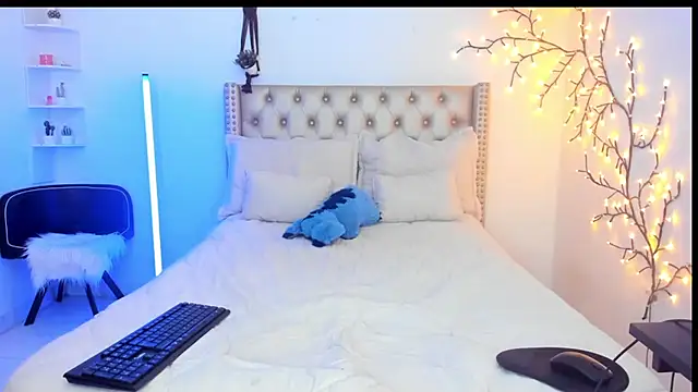 Snapshot of LenaStylesOA chatting on 02-11-26, 12:54 LenaStylesOA online show from 02-11-26, 12:54