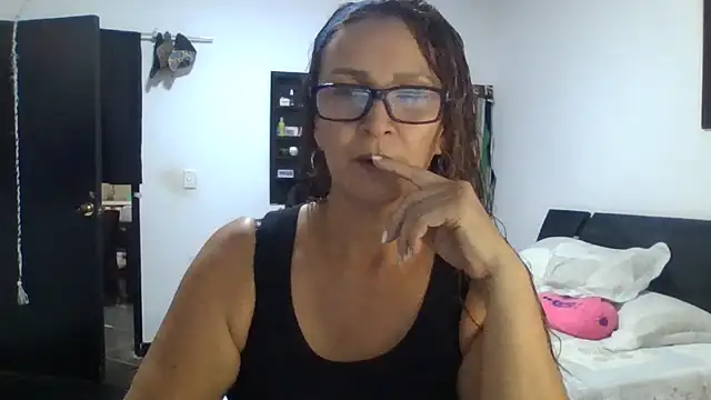 MiaVega online show from 01-11-26, 04:34