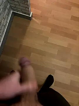 Snapshot of cook907920 chatting on 12-14-25, 03:28 cook907920 online show from 12-14-25, 03:28