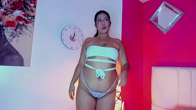 Snapshot of Miia_colliins chatting on 11-12-25, 08:30 Miia colliins online show from 11-12-25, 08:30