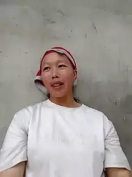 Snapshot of llm-bae chatting on 09-18-25, 01:18 llm-bae online show from 09-18-25, 01:18