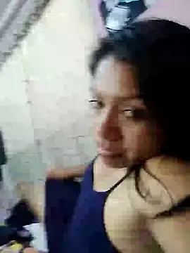 Snapshot of Alexxxia69 chatting on 10-17-25, 09:39 Alexxxia69 online show from 10-17-25, 09:39