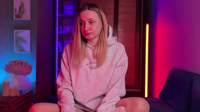 LovaMay online show from 03-07-26, 09:34