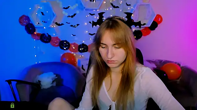 Snapshot of beauty_ginger_ chatting on 10-30-25, 09:55 beauty ginger online show from 10-30-25, 09:55