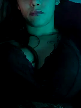 Snapshot of StrapPink chatting on 11-14-25, 10:25 StrapPink online show from 11-14-25, 10:25