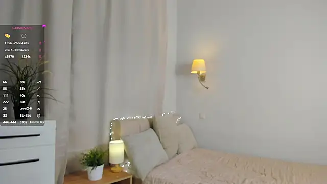 LakeshiaVodopich online show from 09-18-25, 09:22