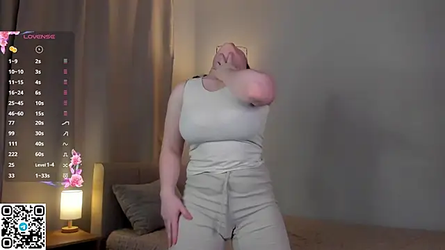 LakeshiaVodopich online show from 10-01-25, 08:42