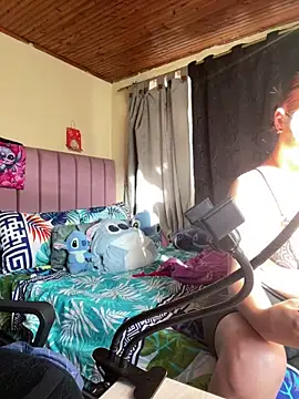 CoraVibes online show from 12-17-25, 12:00