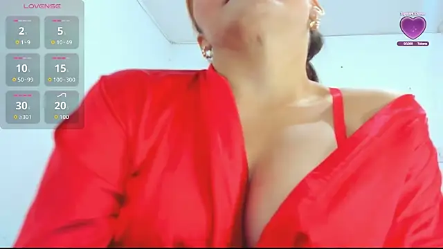 Snapshot of woman_rosse chatting on 11-28-25, 07:49 woman rosse online show from 11-28-25, 07:49