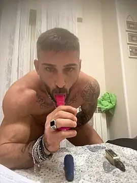 Snapshot of GmGit chatting on 10-29-25, 04:09 GmGit online show from 10-29-25, 04:09