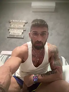 Snapshot of GmGit chatting on 11-05-25, 03:06 GmGit online show from 11-05-25, 03:06