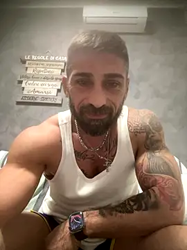 Snapshot of GmGit chatting on 11-06-25, 03:51 GmGit online show from 11-06-25, 03:51