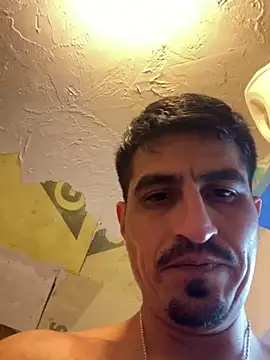 Snapshot of Arce92 chatting on 11-24-25, 12:05 Arce92 online show from 11-24-25, 12:05