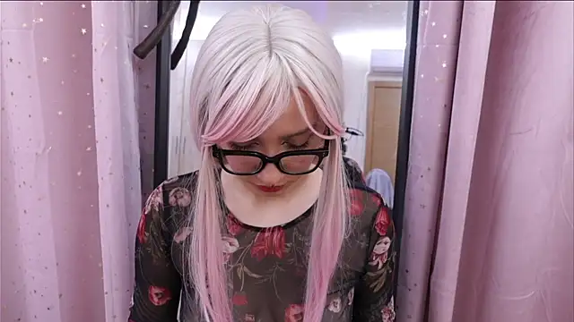 CoralineSky online show from 10-20-25, 09:26