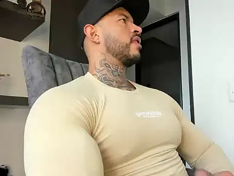 Michael Fame online show from 03-11-26, 01:06