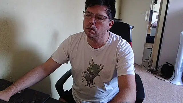 blueandwhite1 online show from 10-11-25, 07:07