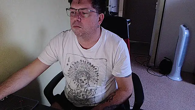 blueandwhite1 online show from 11-13-25, 03:55