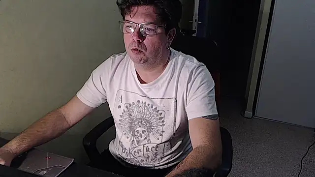 blueandwhite1 online show from 12-21-25, 08:10