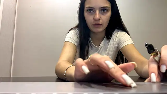 TianaWidell online show from 10-04-25, 02:26