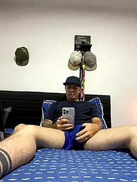 Snapshot of Jaguer2213 chatting on 10-30-25, 01:29 Jaguer2213 online show from 10-30-25, 01:29