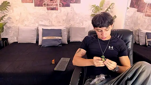 Snapshot of Tyler_durten chatting on 10-09-25, 03:04 Tyler durten online show from 10-09-25, 03:04