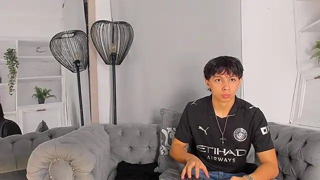 Snapshot of Tyler_durten chatting on 10-17-25, 02:59 Tyler durten online show from 10-17-25, 02:59