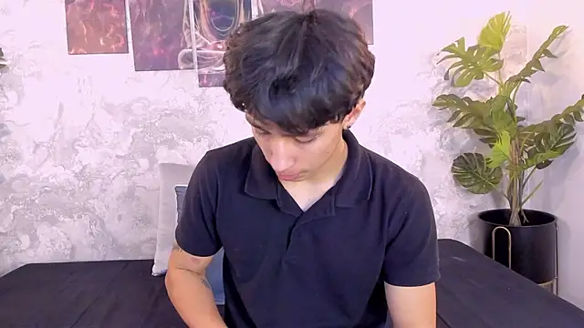 Snapshot of Tyler_durten chatting on 10-26-25, 01:28 Tyler durten online show from 10-26-25, 01:28