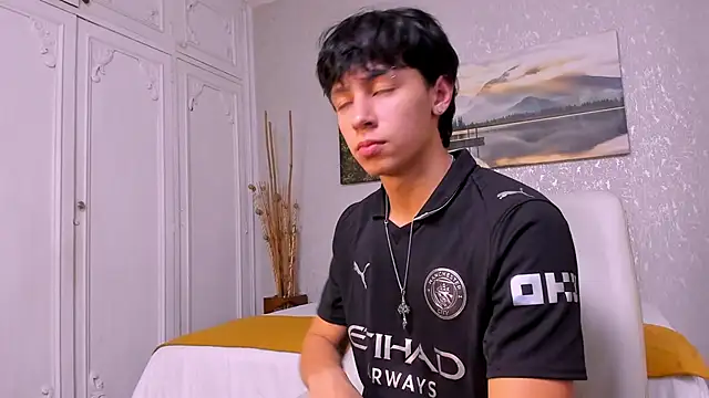 Snapshot of Tyler_durten chatting on 10-29-25, 04:04 Tyler durten online show from 10-29-25, 04:04