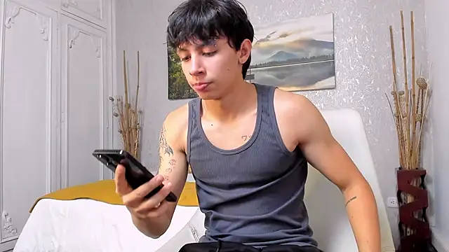 Snapshot of Tyler_durten chatting on 11-13-25, 03:05 Tyler durten online show from 11-13-25, 03:05