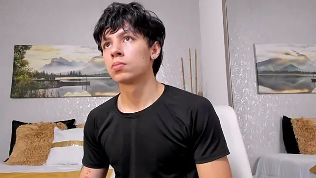 Snapshot of Tyler_durten chatting on 11-19-25, 03:06 Tyler durten online show from 11-19-25, 03:06