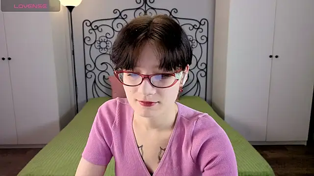 oliviafairy1 online show from 09-30-25, 04:01