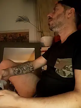 Snapshot of branletteur chatting on 11-15-25, 09:54 branletteur online show from 11-15-25, 09:54