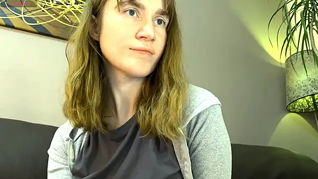 Snapshot of velina__ chatting on 10-19-25, 08:31 velina online show from 10-19-25, 08:31