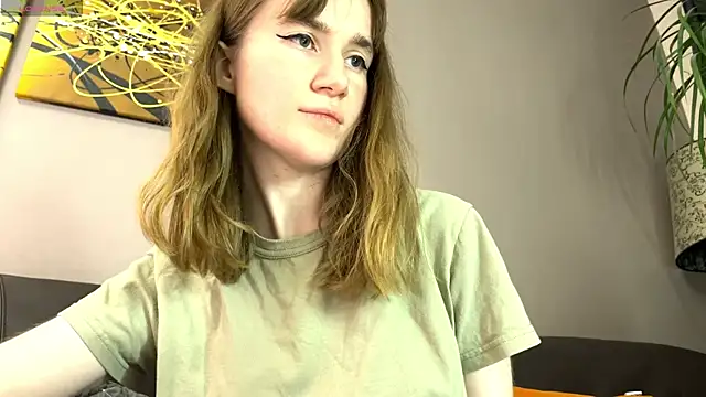 Snapshot of velina__ chatting on 11-02-25, 08:44 velina online show from 11-02-25, 08:44